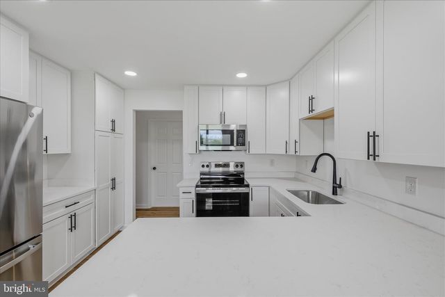 1838 FULTON RD, Hedgesville, WV 25427