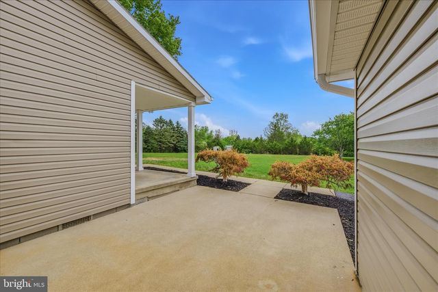 1838 FULTON RD, Hedgesville, WV 25427