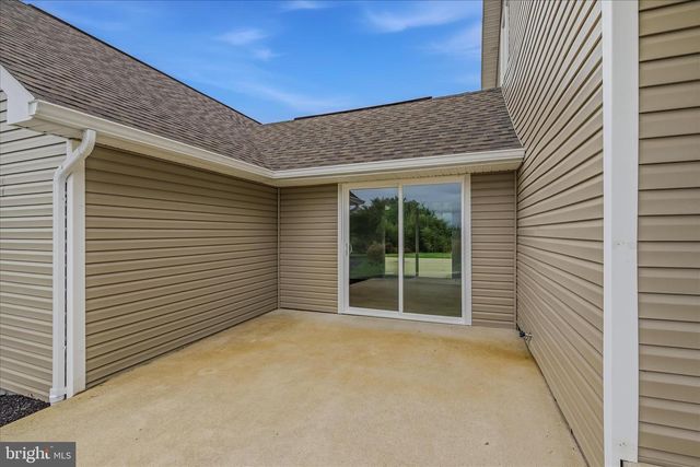 1838 FULTON RD, Hedgesville, WV 25427