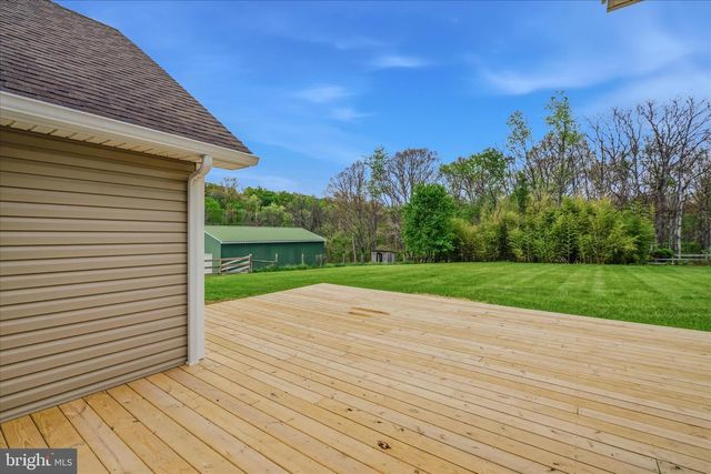 1838 FULTON RD, Hedgesville, WV 25427