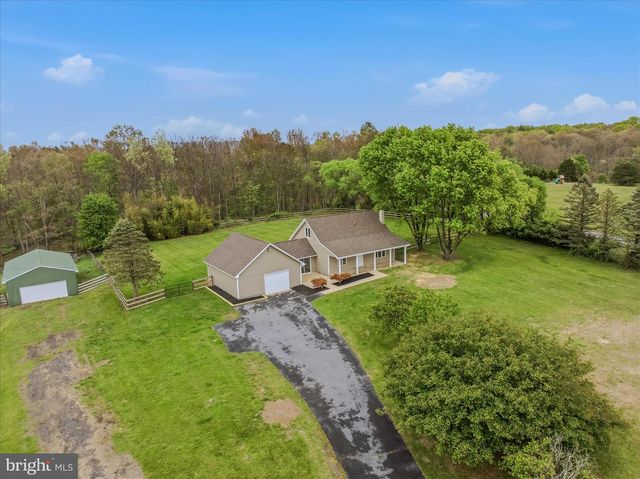 1838 FULTON RD, Hedgesville, WV 25427