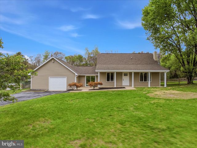 1838 FULTON RD, Hedgesville, WV 25427