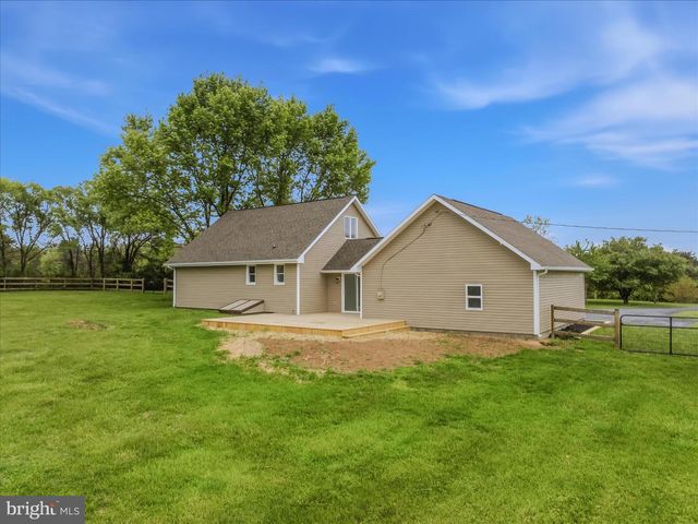 1838 FULTON RD, Hedgesville, WV 25427