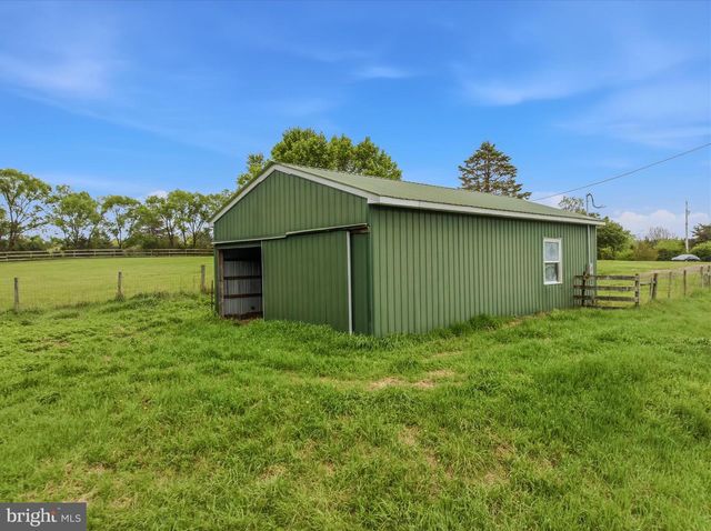 1838 FULTON RD, Hedgesville, WV 25427