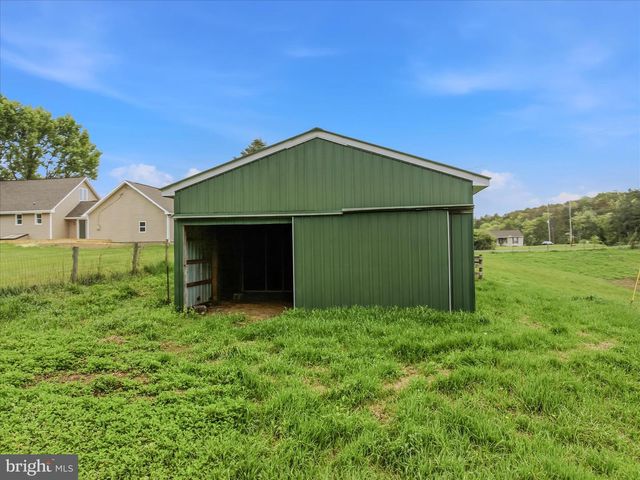 1838 FULTON RD, Hedgesville, WV 25427