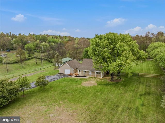 1838 FULTON RD, Hedgesville, WV 25427