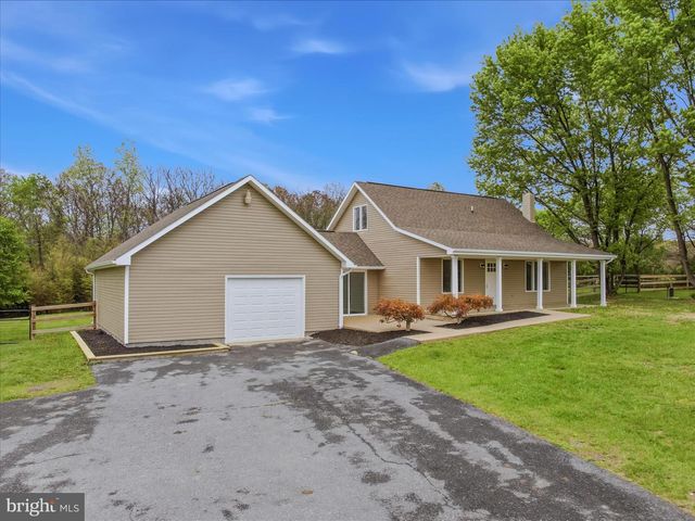 1838 FULTON RD, Hedgesville, WV 25427