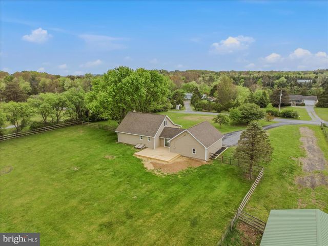 1838 FULTON RD, Hedgesville, WV 25427