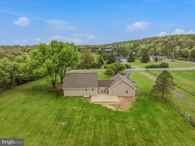 1838 FULTON RD, Hedgesville, WV 25427