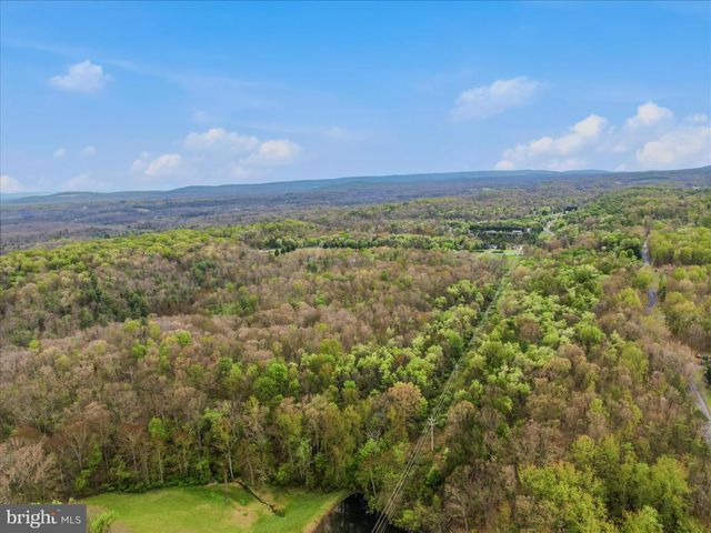1838 FULTON RD, Hedgesville, WV 25427