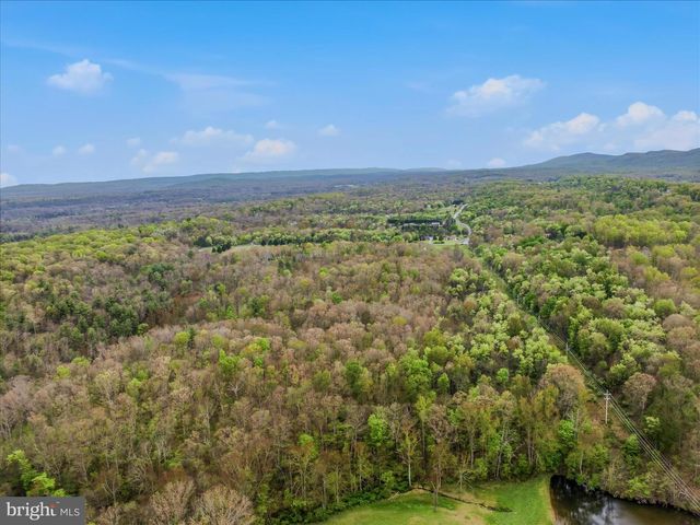 1838 FULTON RD, Hedgesville, WV 25427