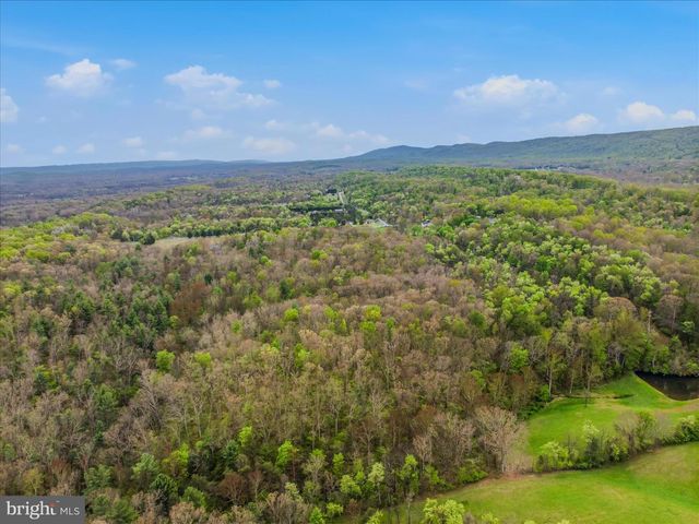 1838 FULTON RD, Hedgesville, WV 25427