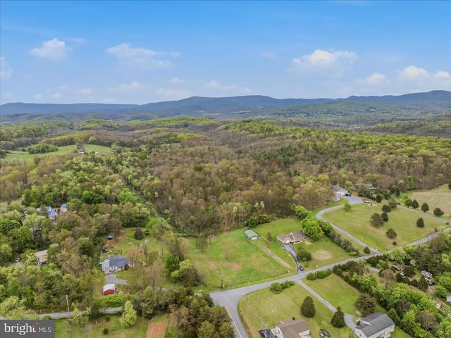1838 FULTON RD, Hedgesville, WV 25427