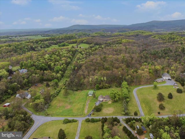 1838 FULTON RD, Hedgesville, WV 25427