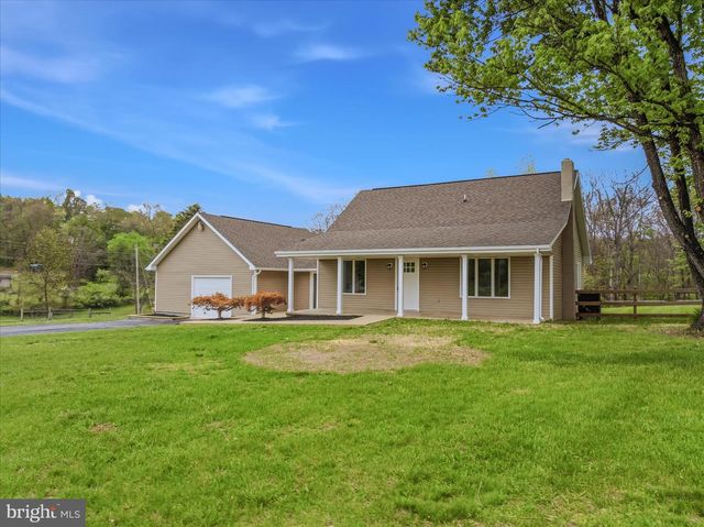 1838 FULTON RD, Hedgesville, WV 25427
