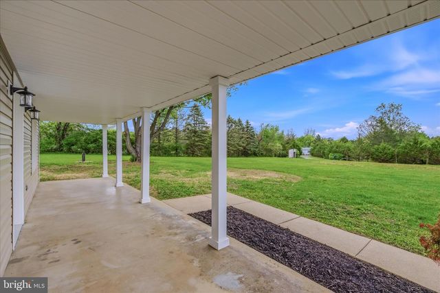 1838 FULTON RD, Hedgesville, WV 25427