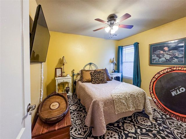 1412 Camber Street, Yukon, OK 73099