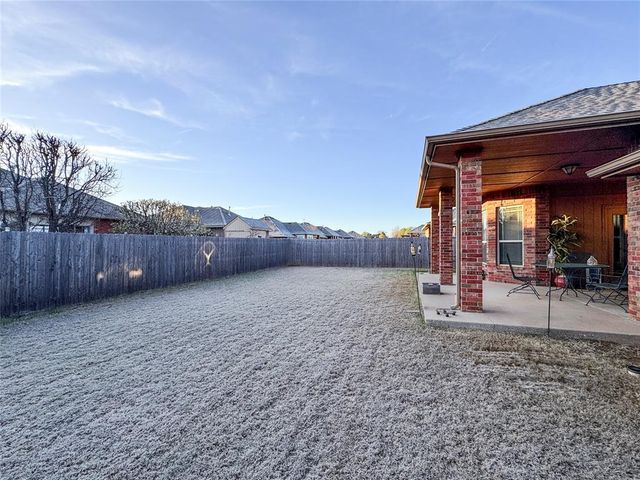 1412 Camber Street, Yukon, OK 73099