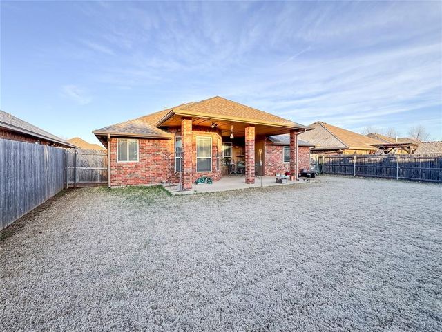 1412 Camber Street, Yukon, OK 73099
