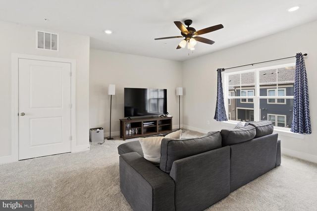 139 DICKENSON DR, Gaithersburg, MD 20878