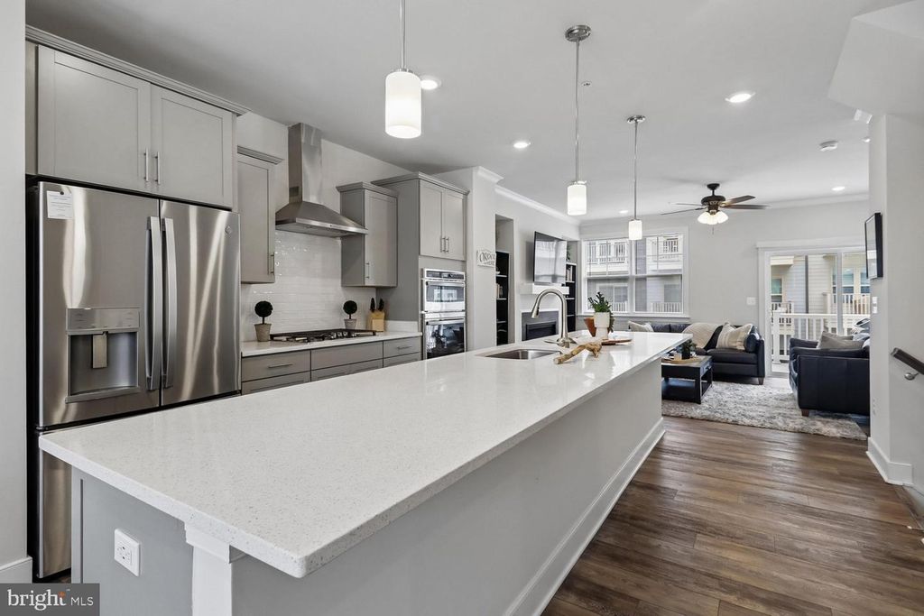 Image 11 of property listing at 139 DICKENSON DR, Gaithersburg, MD 20878