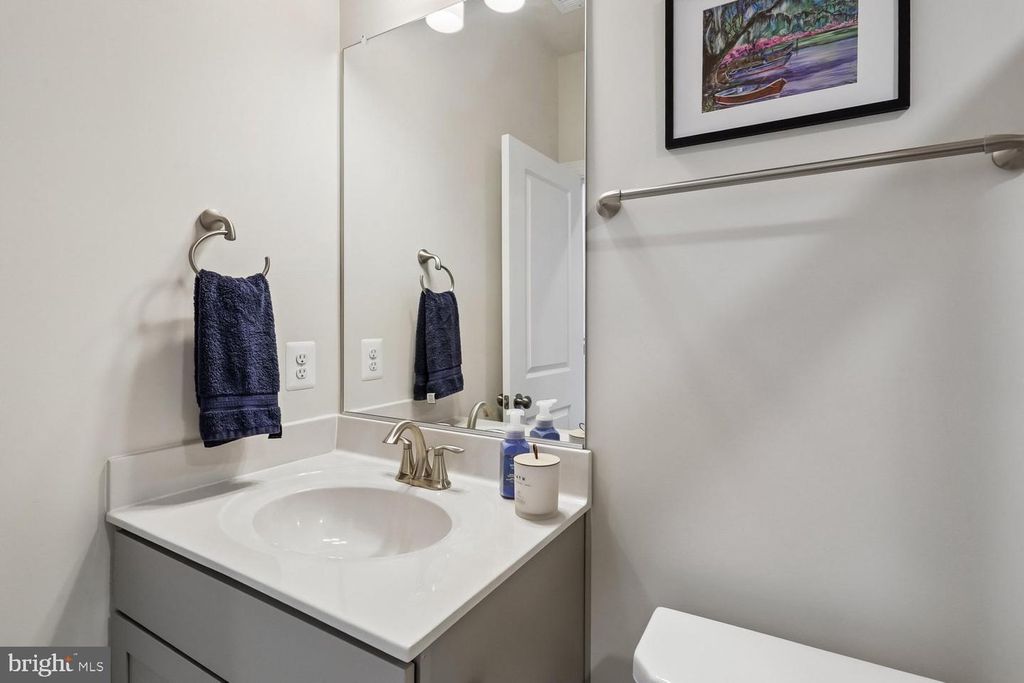 Image 17 of property listing at 139 DICKENSON DR, Gaithersburg, MD 20878