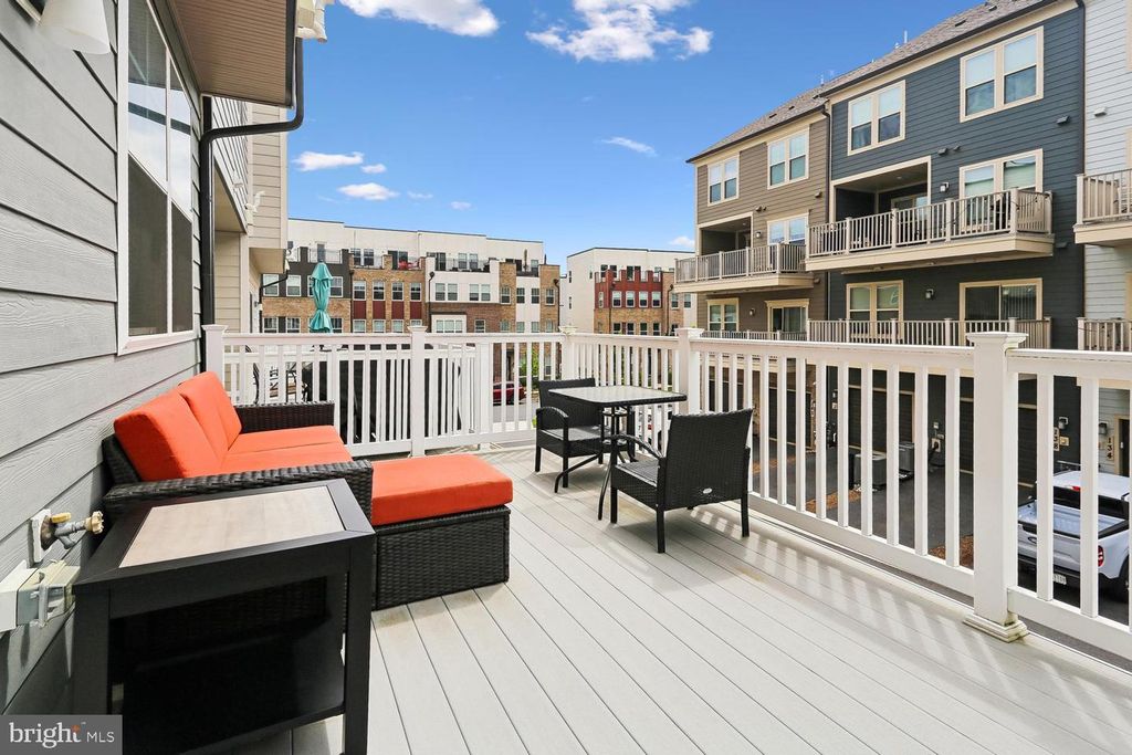 Image 19 of property listing at 139 DICKENSON DR, Gaithersburg, MD 20878