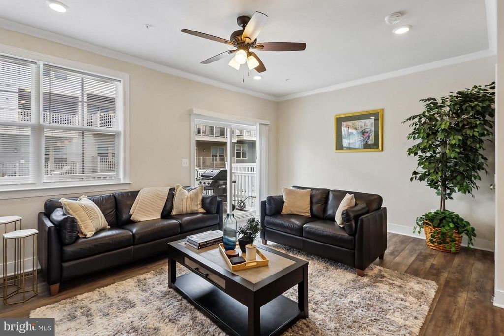 Image 2 of property listing at 139 DICKENSON DR, Gaithersburg, MD 20878