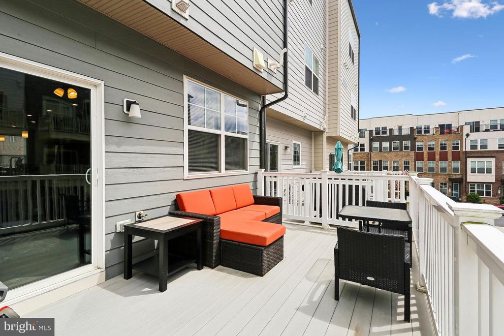 Image 20 of property listing at 139 DICKENSON DR, Gaithersburg, MD 20878