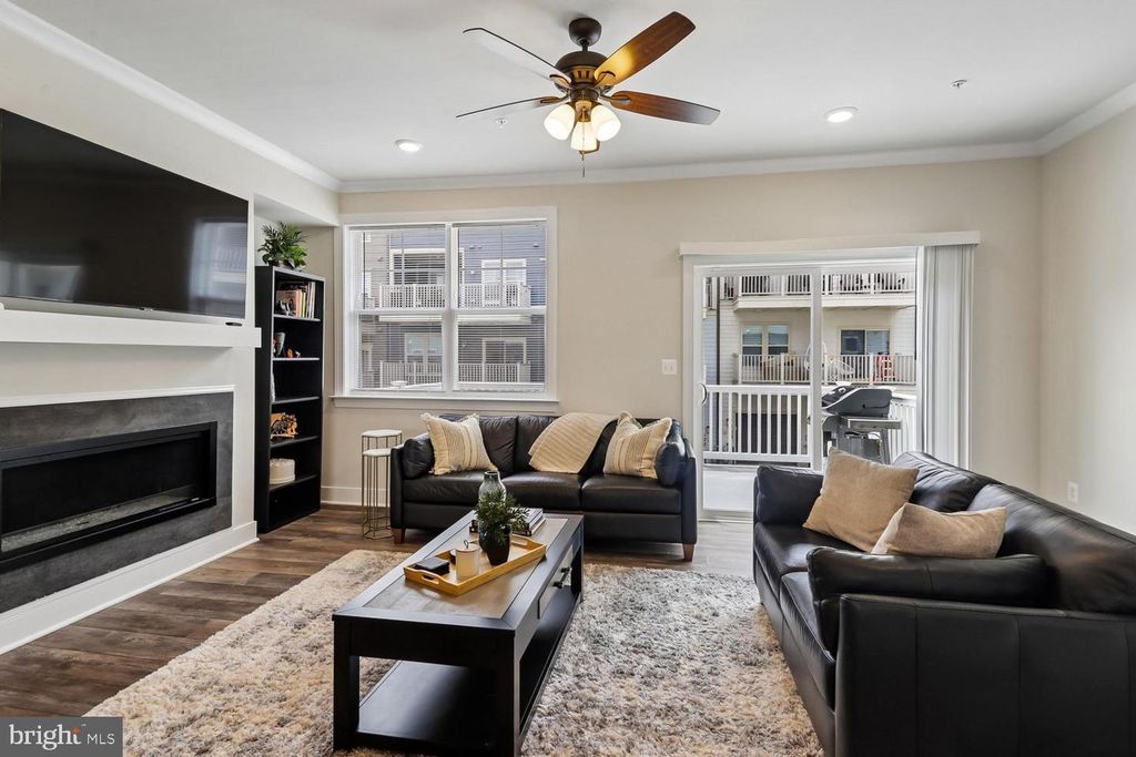 Image 3 of property listing at 139 DICKENSON DR, Gaithersburg, MD 20878