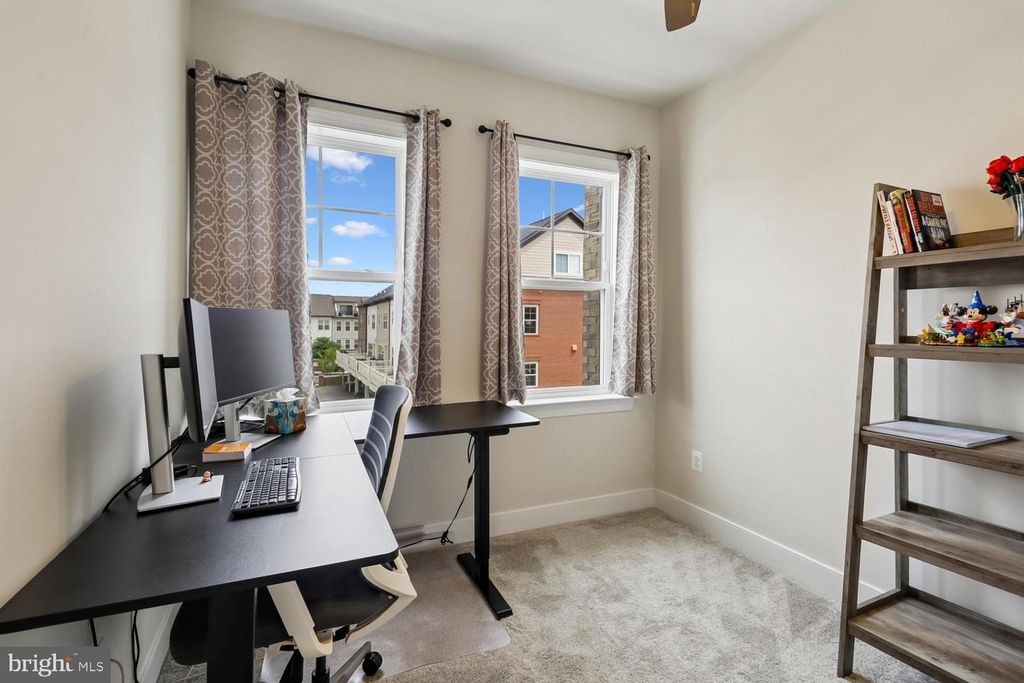 Image 30 of property listing at 139 DICKENSON DR, Gaithersburg, MD 20878