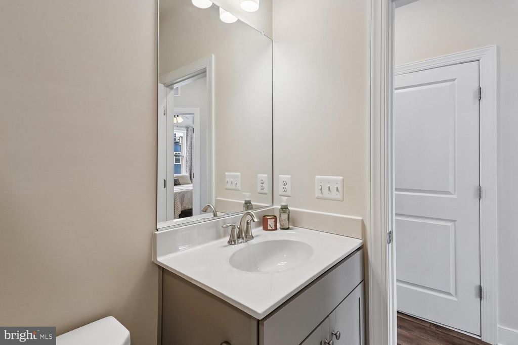 Image 44 of property listing at 139 DICKENSON DR, Gaithersburg, MD 20878