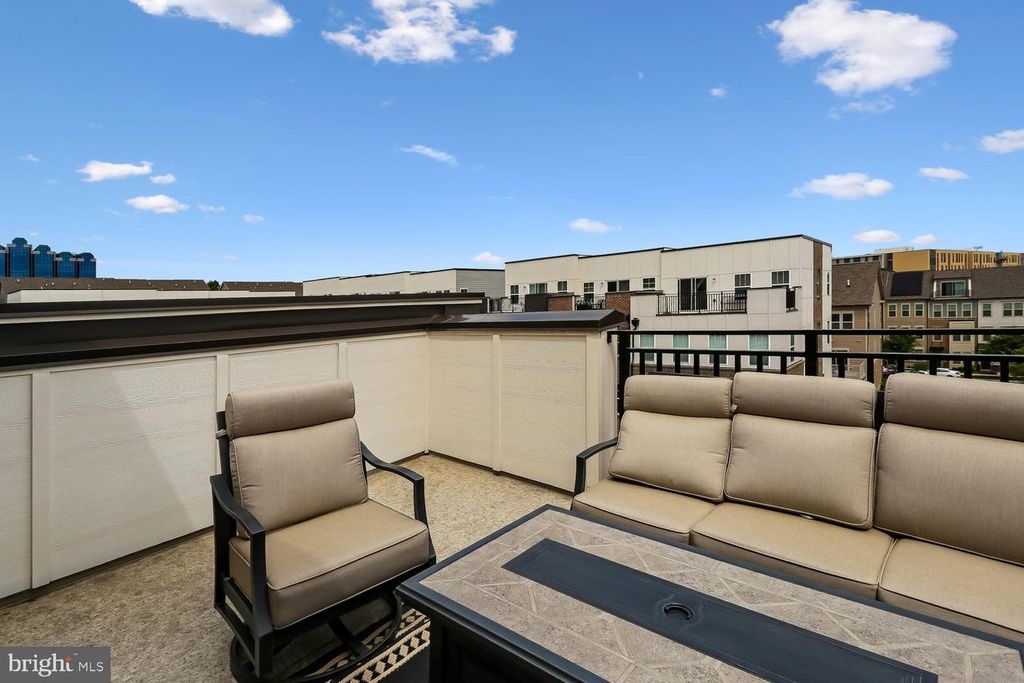 Image 45 of property listing at 139 DICKENSON DR, Gaithersburg, MD 20878