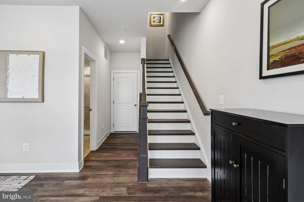 Image 51 of property listing at 139 DICKENSON DR, Gaithersburg, MD 20878