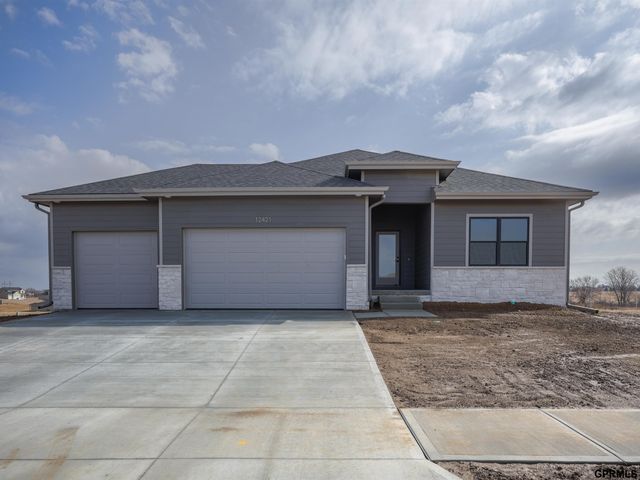 12421 S 89 Avenue, Papillion, NE 68046