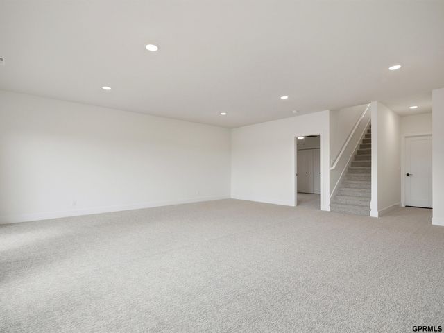 12421 S 89 Avenue, Papillion, NE 68046