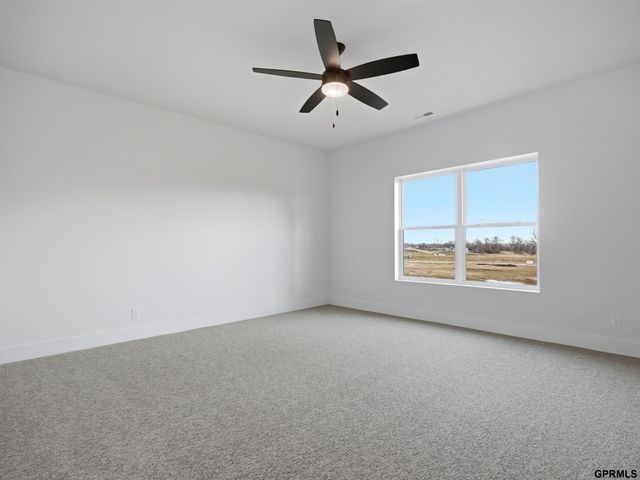 12421 S 89 Avenue, Papillion, NE 68046