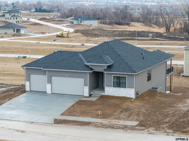 12421 S 89 Avenue, Papillion, NE 68046