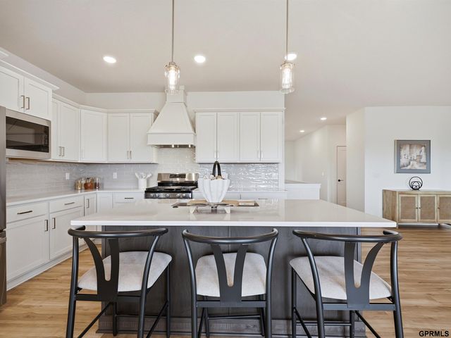 12421 S 89 Avenue, Papillion, NE 68046