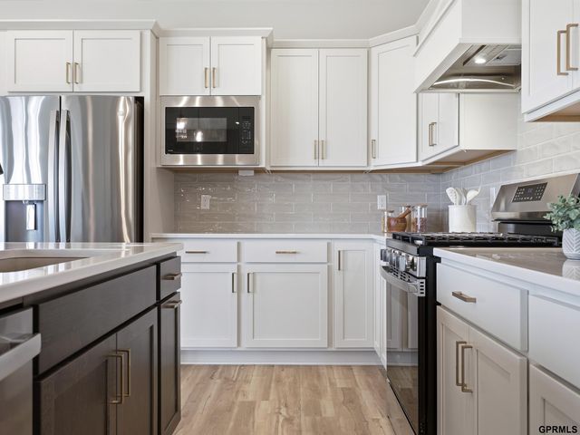 12421 S 89 Avenue, Papillion, NE 68046