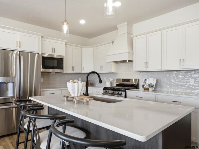 12421 S 89 Avenue, Papillion, NE 68046