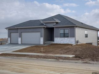 12421 S 89 Avenue, Papillion, NE 68046