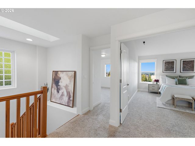 12668 Sw REMBRANDT Ln, Portland, OR 97224
