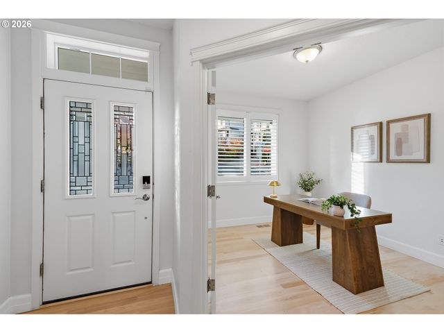 12668 Sw REMBRANDT Ln, Portland, OR 97224