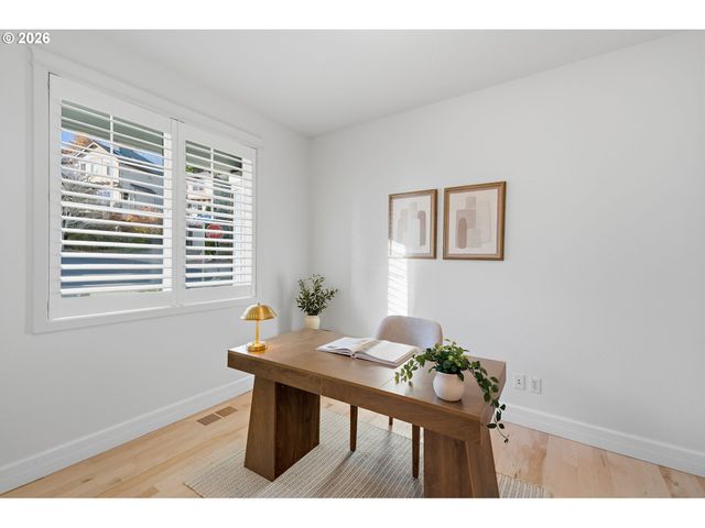12668 Sw REMBRANDT Ln, Portland, OR 97224