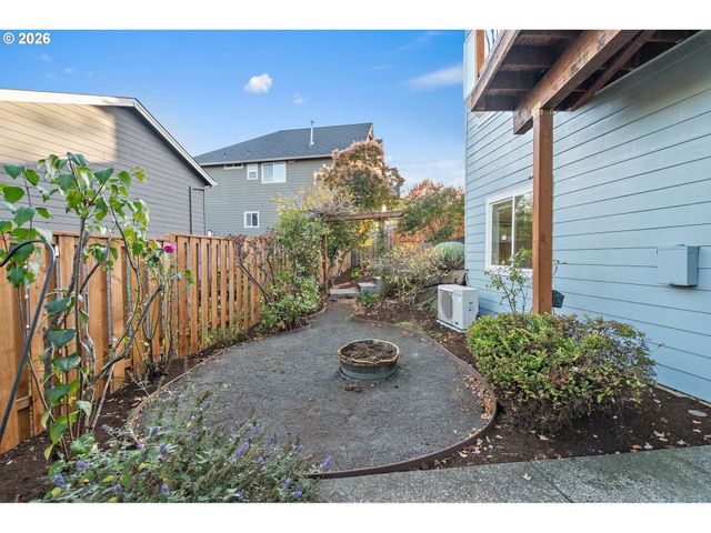 12668 Sw REMBRANDT Ln, Portland, OR 97224