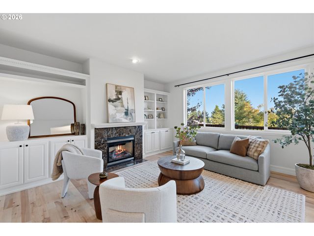 12668 Sw REMBRANDT Ln, Portland, OR 97224