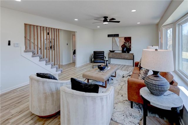 5601 N Flint Ridge Road, Kansas City, MO 64151