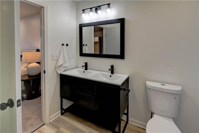 5601 N Flint Ridge Road, Kansas City, MO 64151