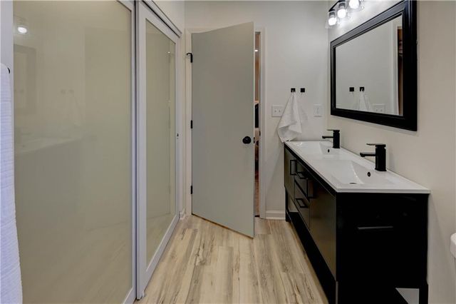 5601 N Flint Ridge Road, Kansas City, MO 64151